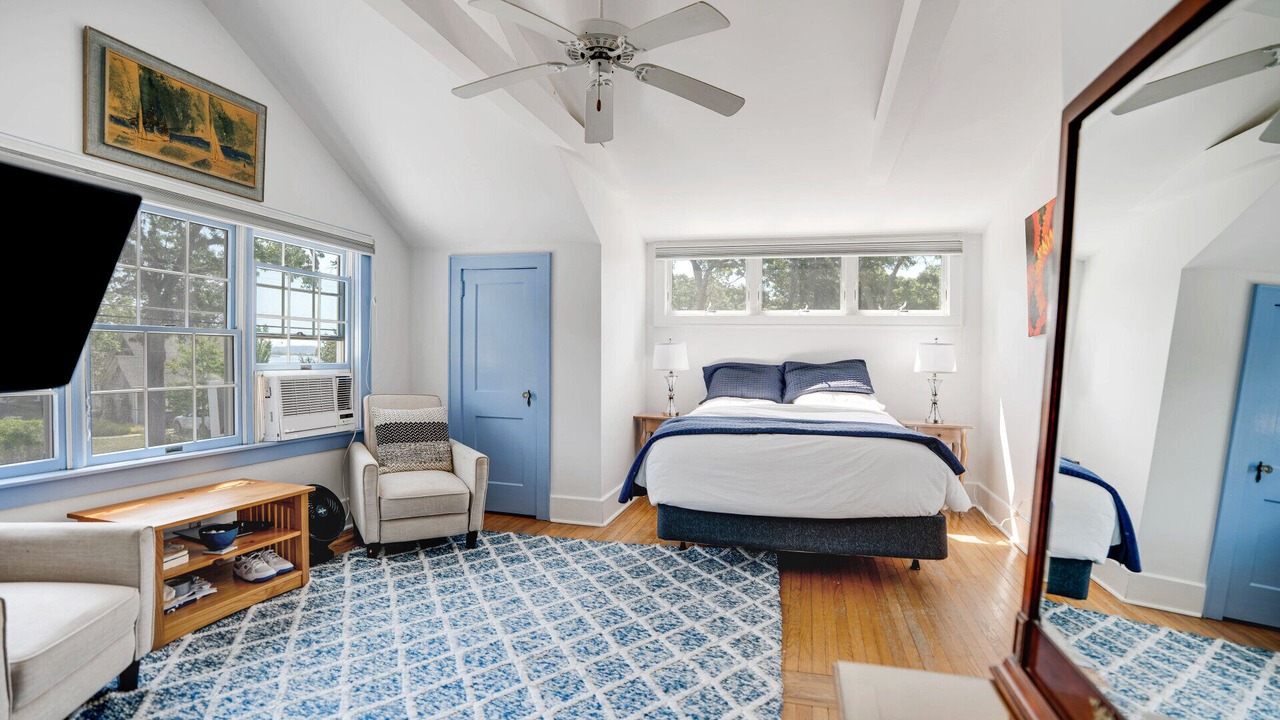 Photo of Bedroom in Silver Beach