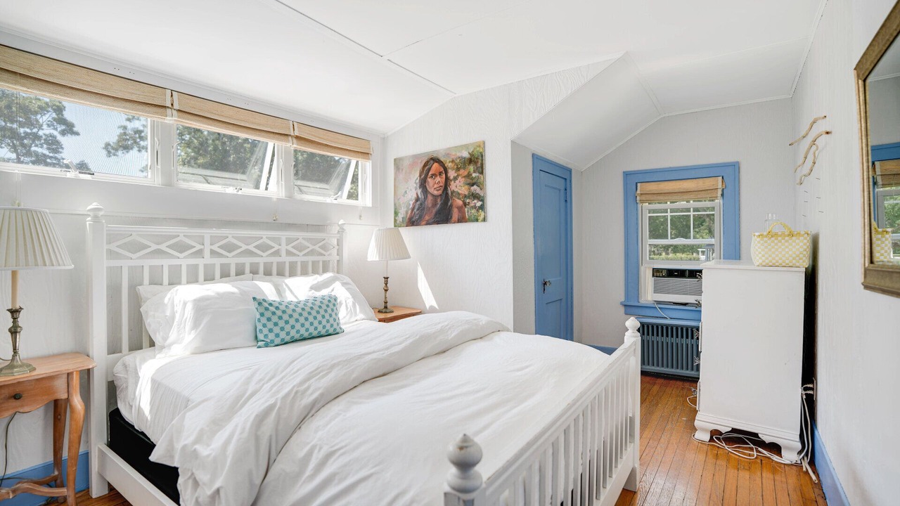 Photo of Bedroom in Silver Beach
