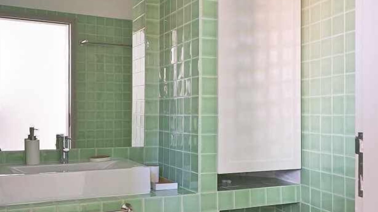 Photo of Bathroom in Coimbra City Centre