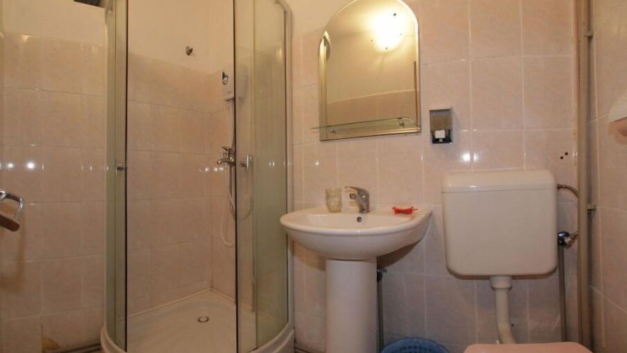 Photo of Bathroom in Mera