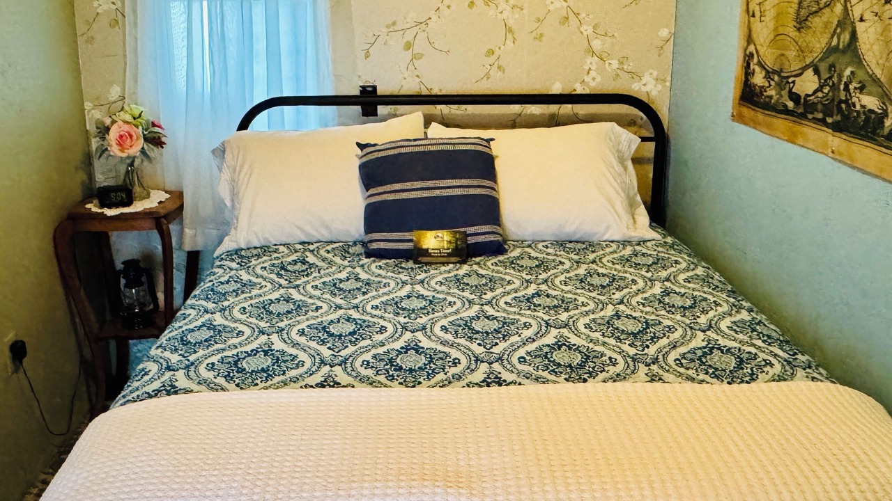 Photo of Bedroom in Leeds and the Thousand Islands