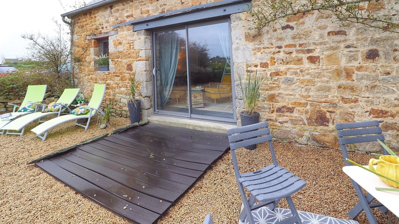Photo of Patio Balcony in Saint-Pol-de-Leon