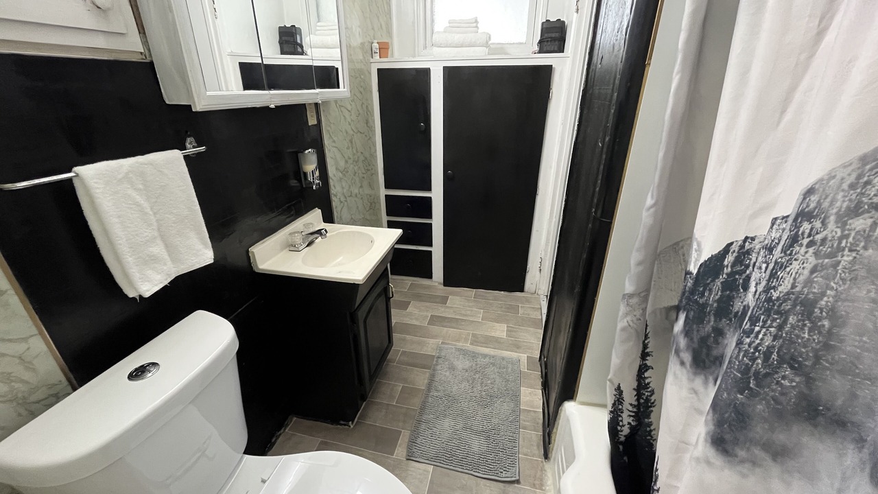 Photo of Bathroom in Flint