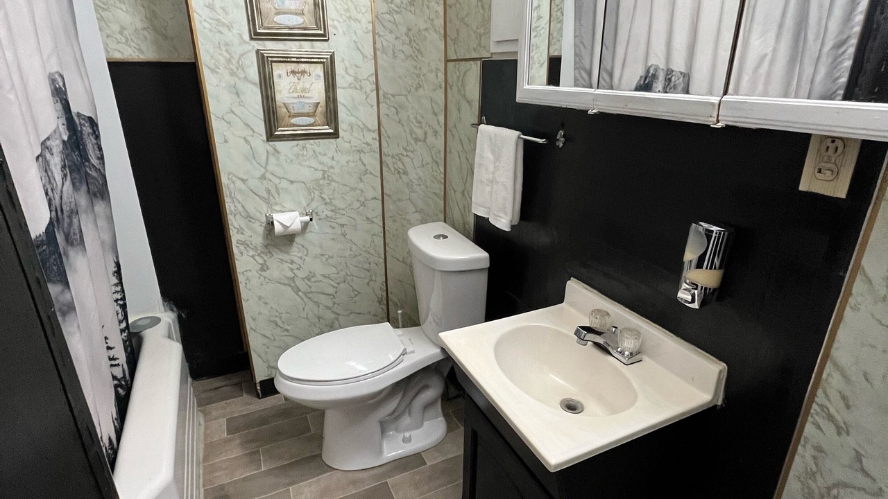 Photo of Bathroom in Flint