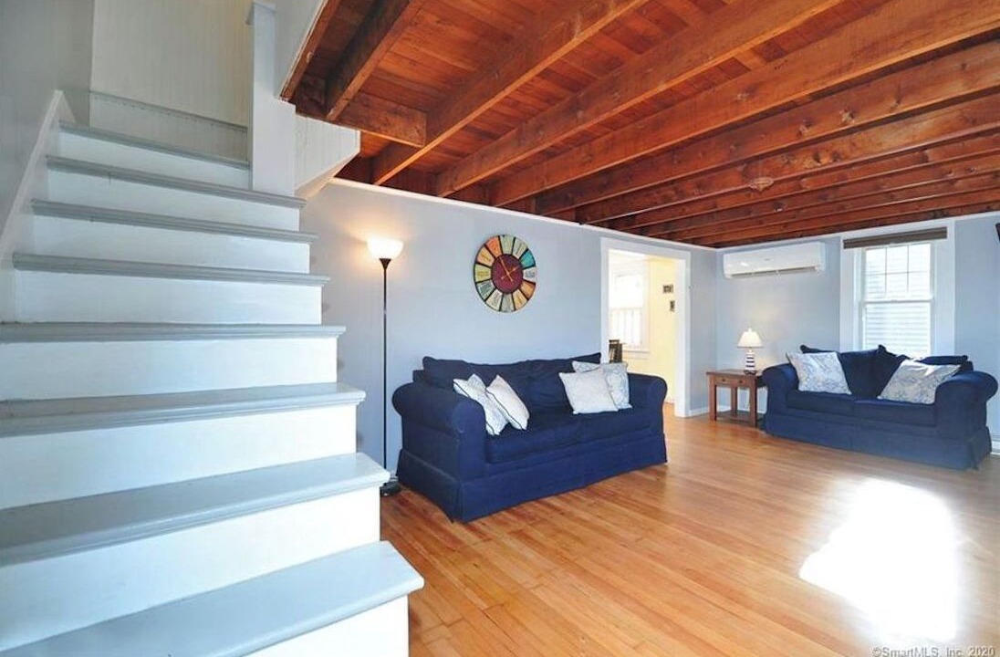Photo of Livingroom in Saybrook Manor