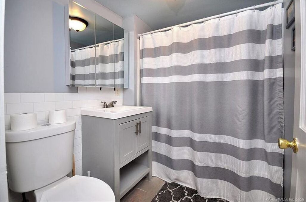 Photo of Bathroom in Saybrook Manor