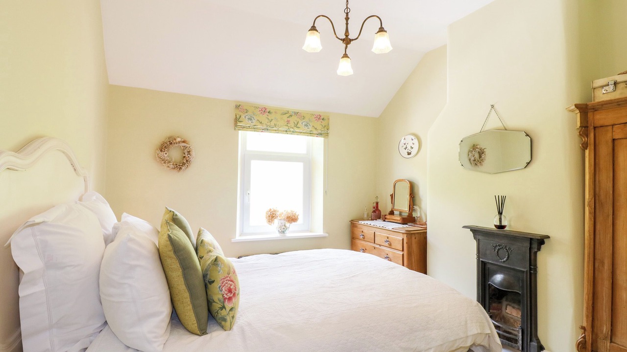 Photo of Bedroom in Foxt