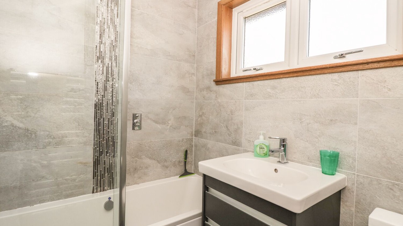 Photo of Bathroom in Murthly