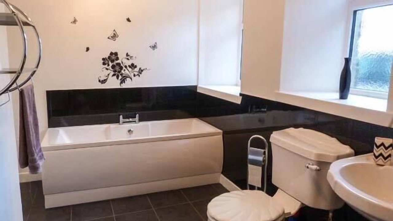Photo of Bathroom in St Combs
