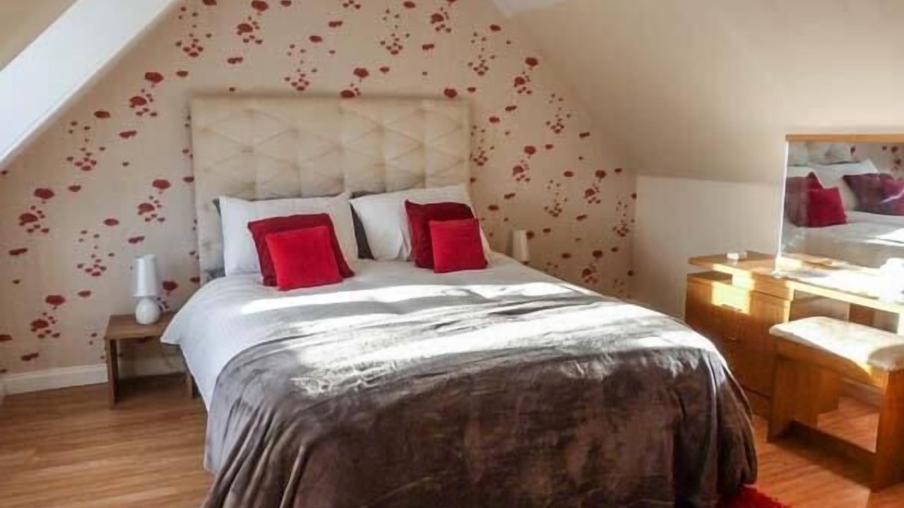 Photo of Bedroom in St Combs