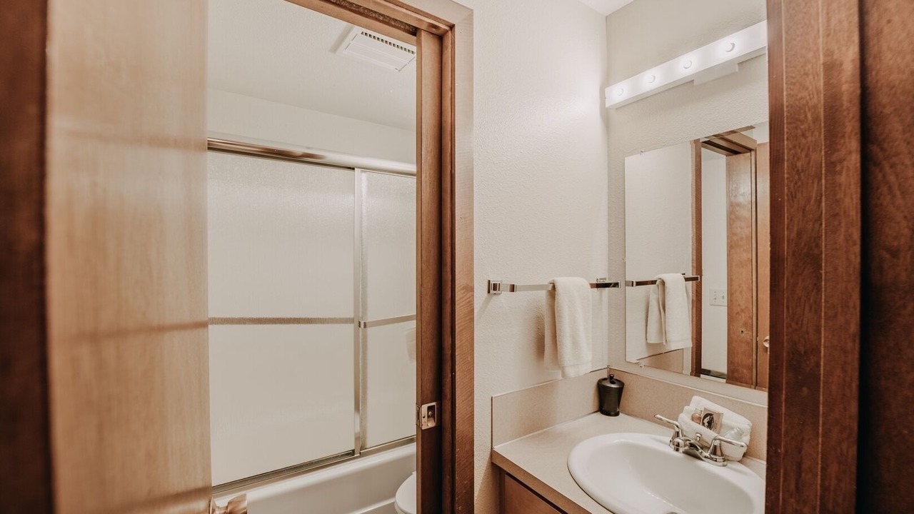 Photo of Bathroom in Glacier