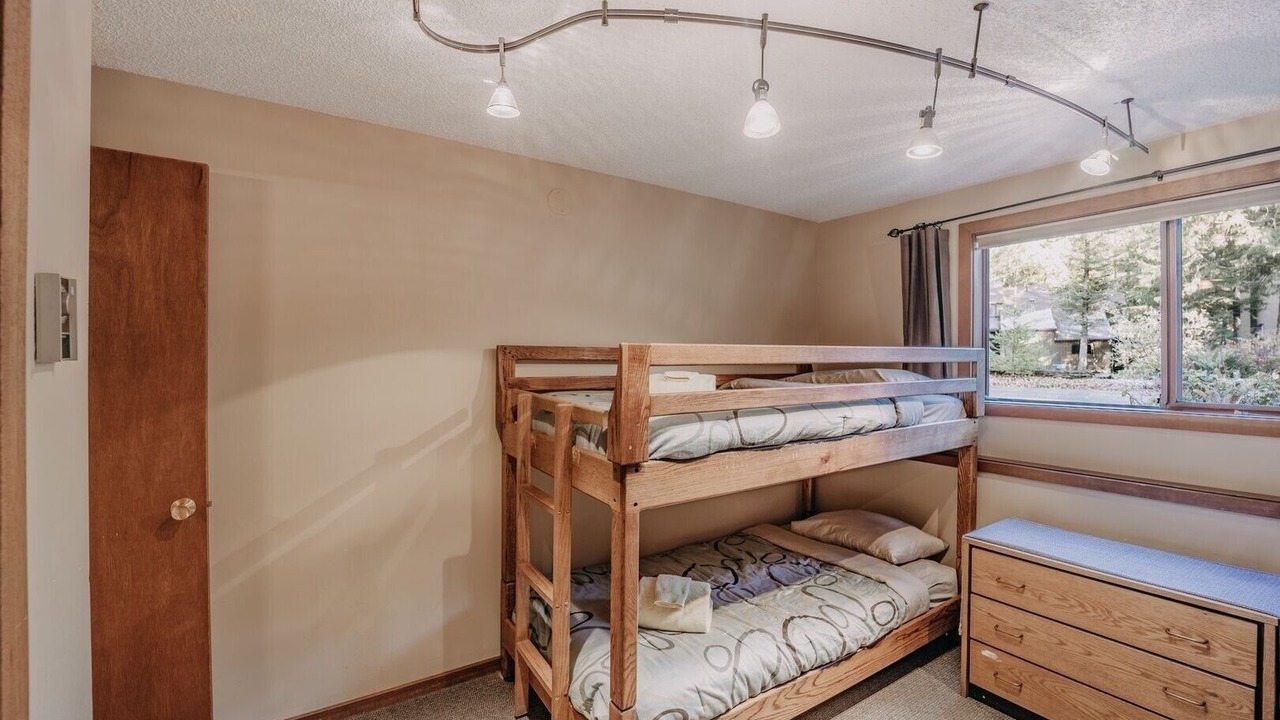 Photo of Bedroom in Glacier