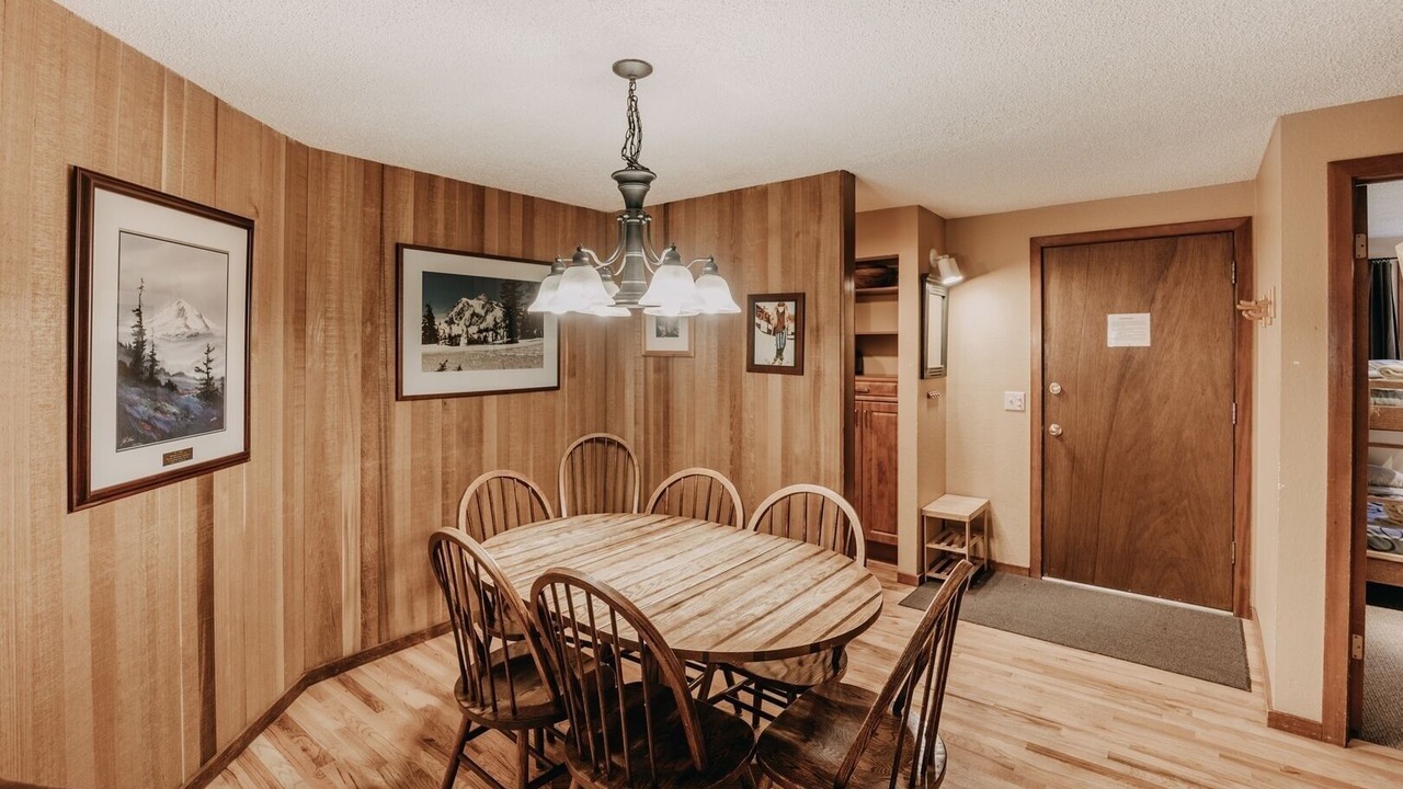 Photo of Bedroom in Glacier