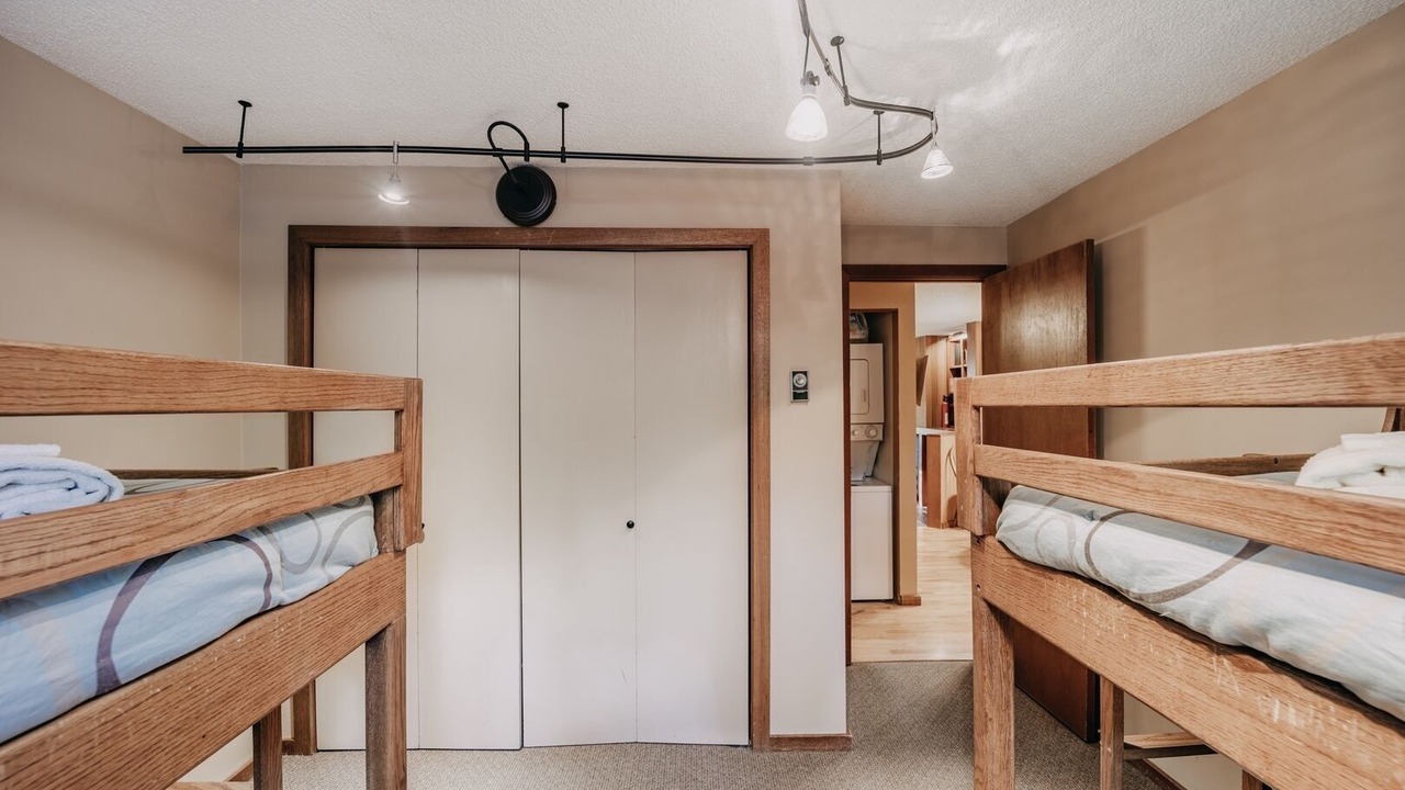Photo of Bedroom in Glacier