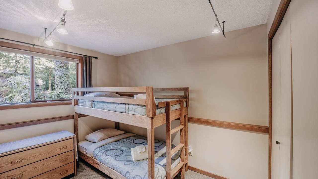 Photo of Bedroom in Glacier