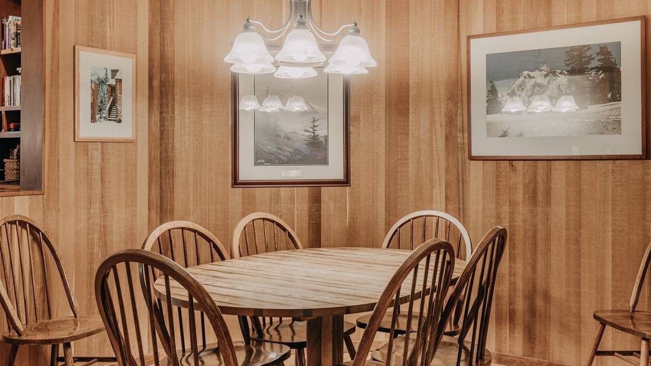 Photo of Bedroom in Glacier