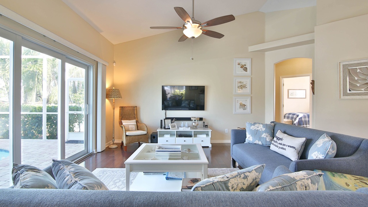 Photo of Livingroom in Heron's Watch