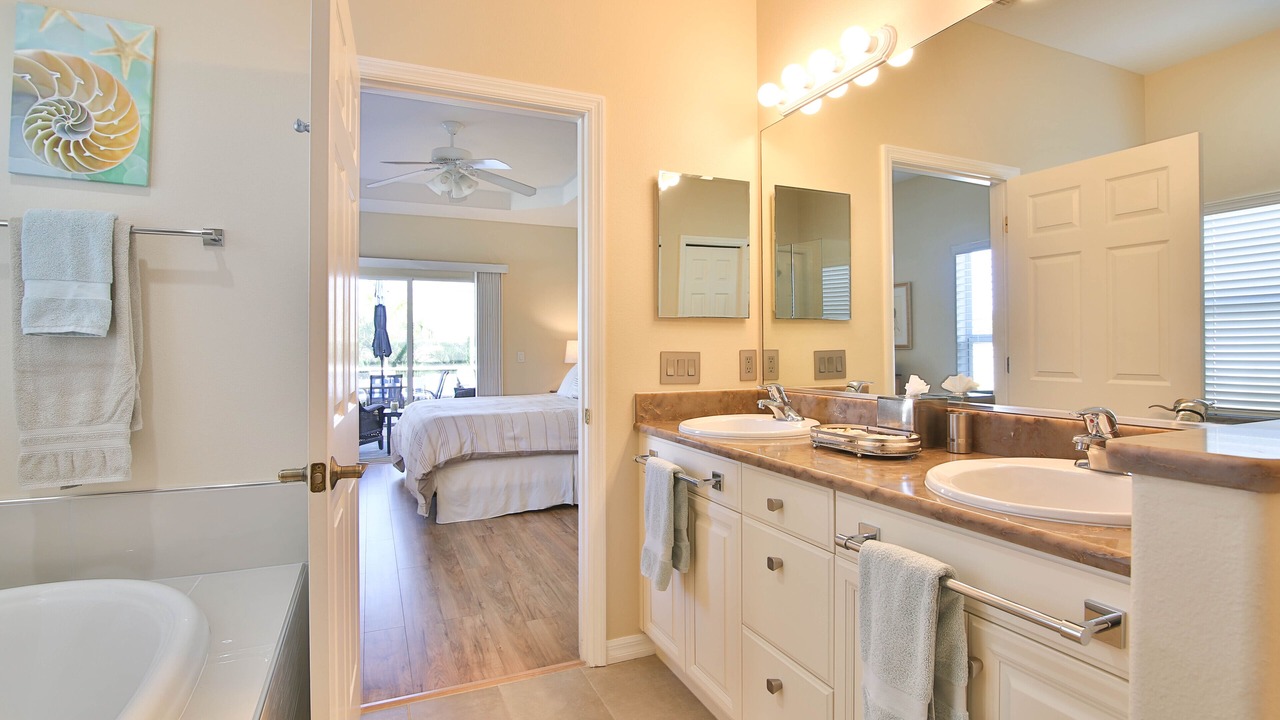 Photo of Bathroom in Heron's Watch