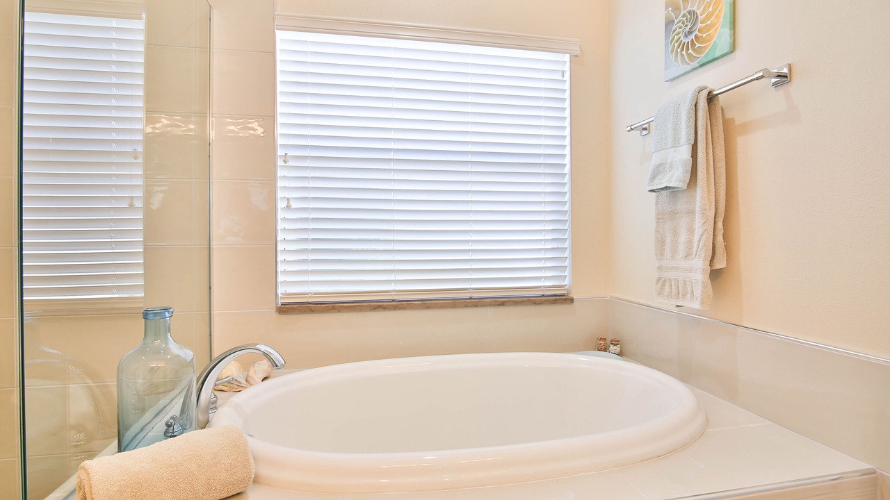 Photo of Bathroom in Heron's Watch