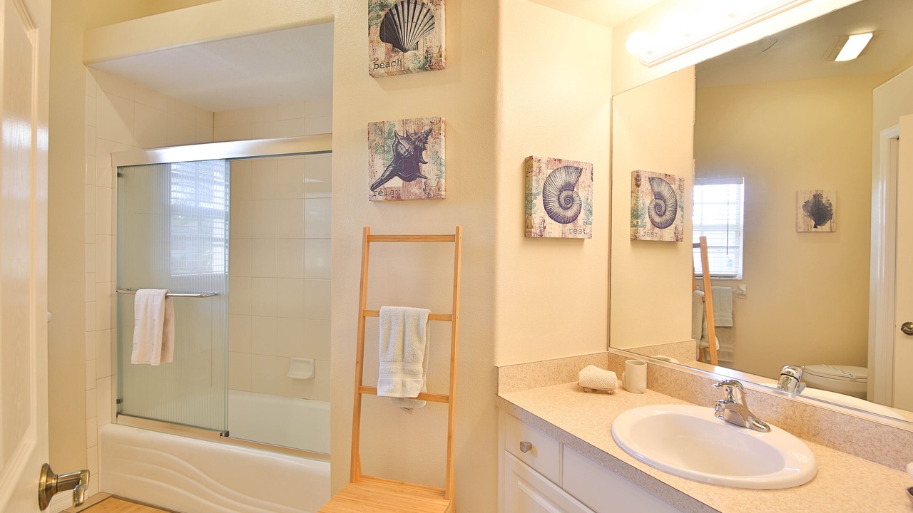 Photo of Bathroom in Heron's Watch