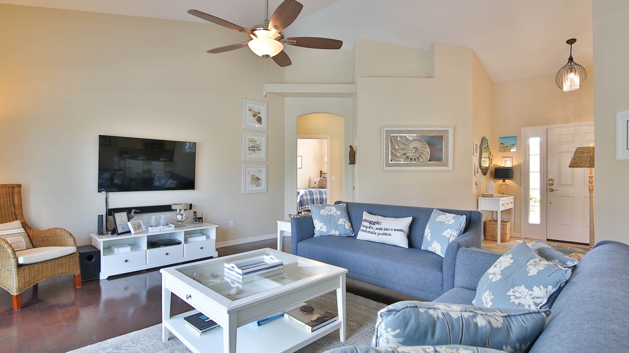 Photo of Livingroom in Heron's Watch