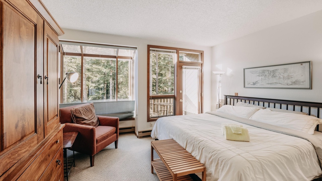 Photo of Bedroom in Glacier