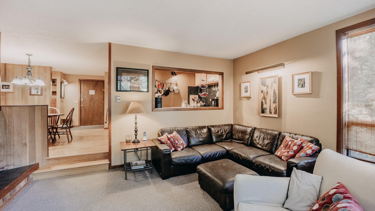 Photo of Livingroom in Glacier