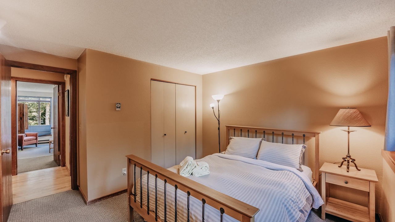 Photo of Bedroom in Glacier
