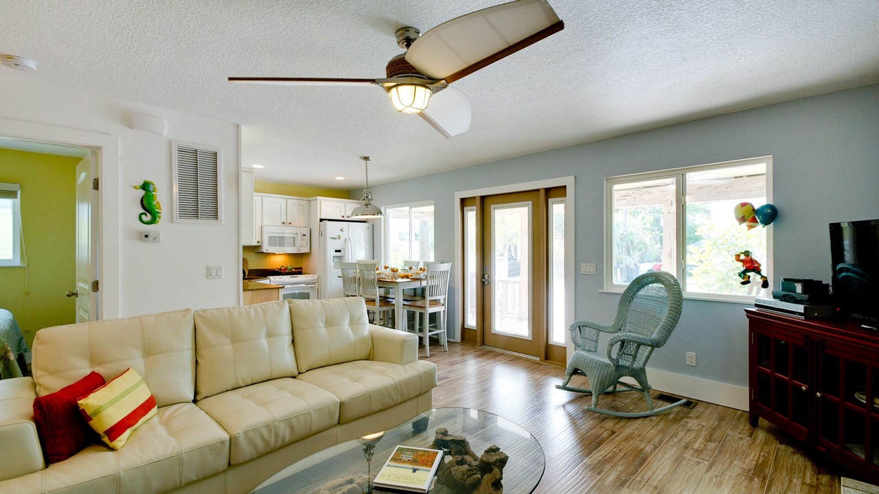 Photo of Livingroom in Bradenton Beach
