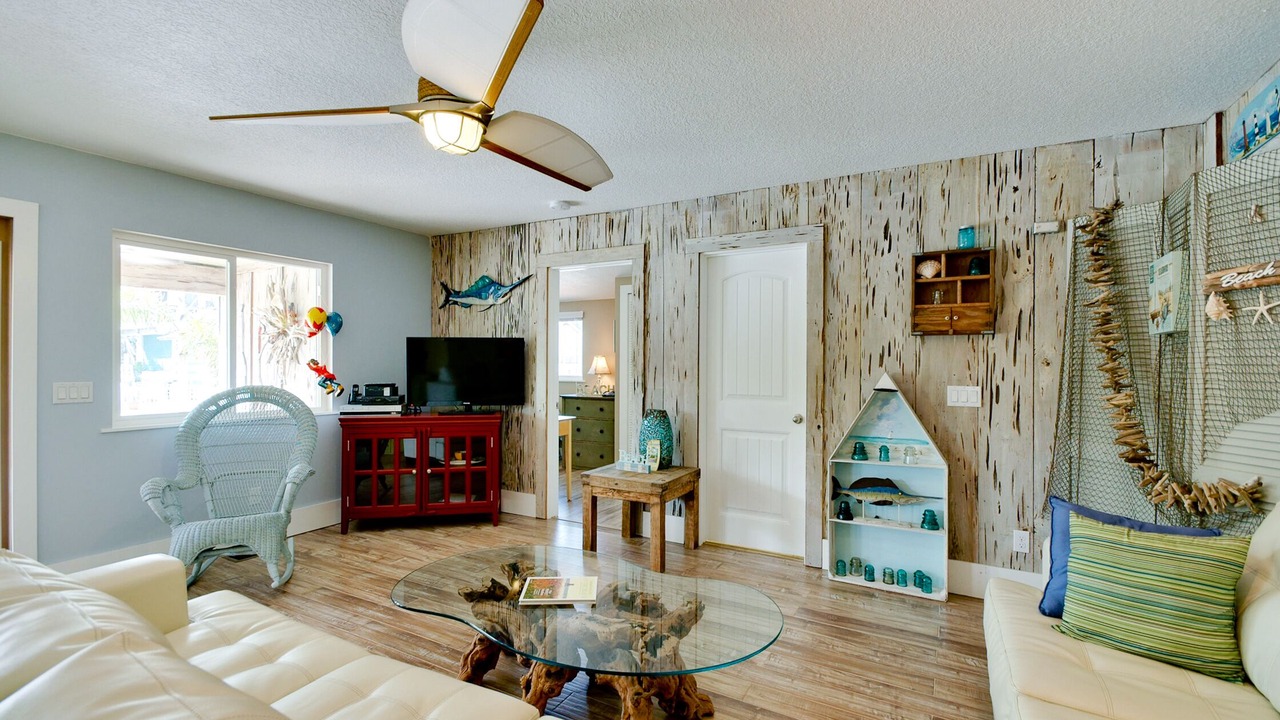 Photo of Livingroom in Bradenton Beach