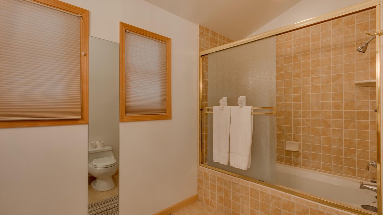 Photo of Bathroom in Tahoma
