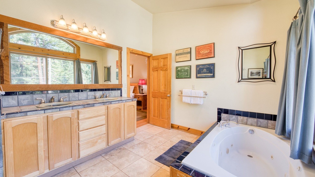 Photo of Bathroom in McKinney Estates
