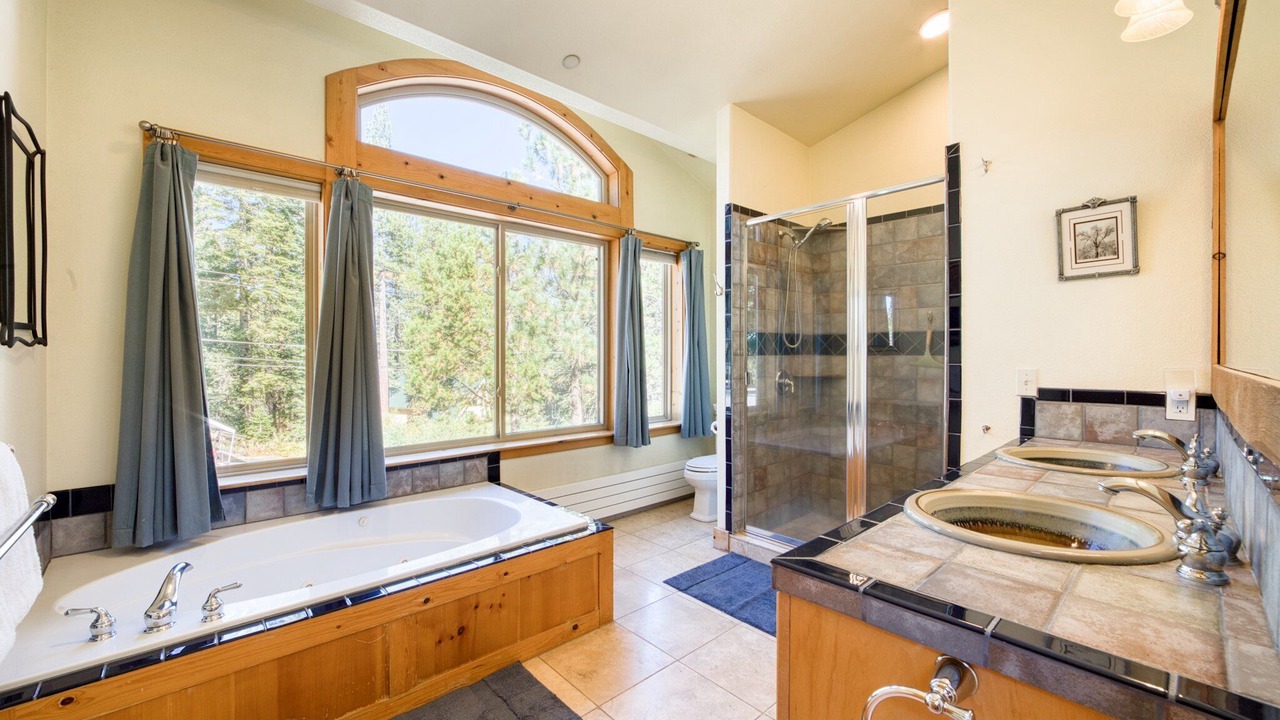 Photo of Bathroom in McKinney Estates