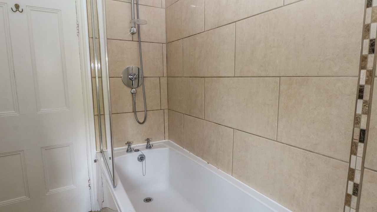 Photo of Bathroom in Longnor