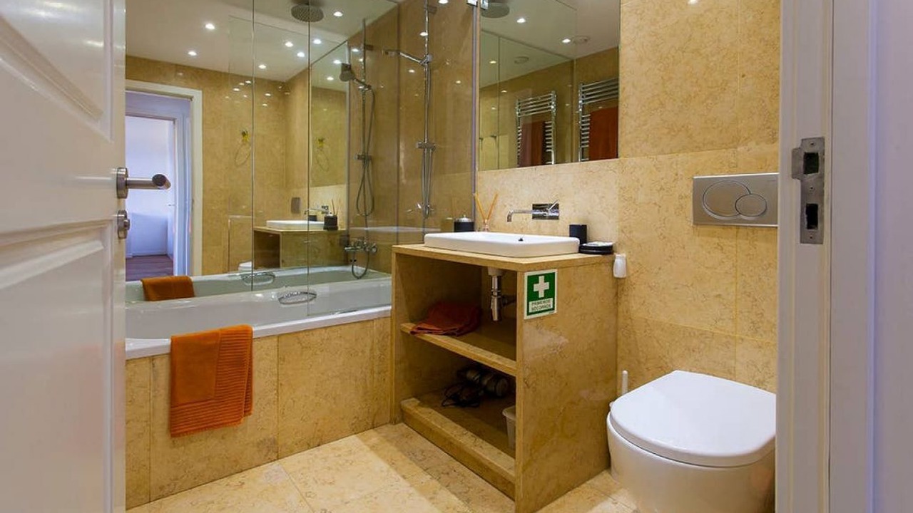 Photo of Bathroom in Martires