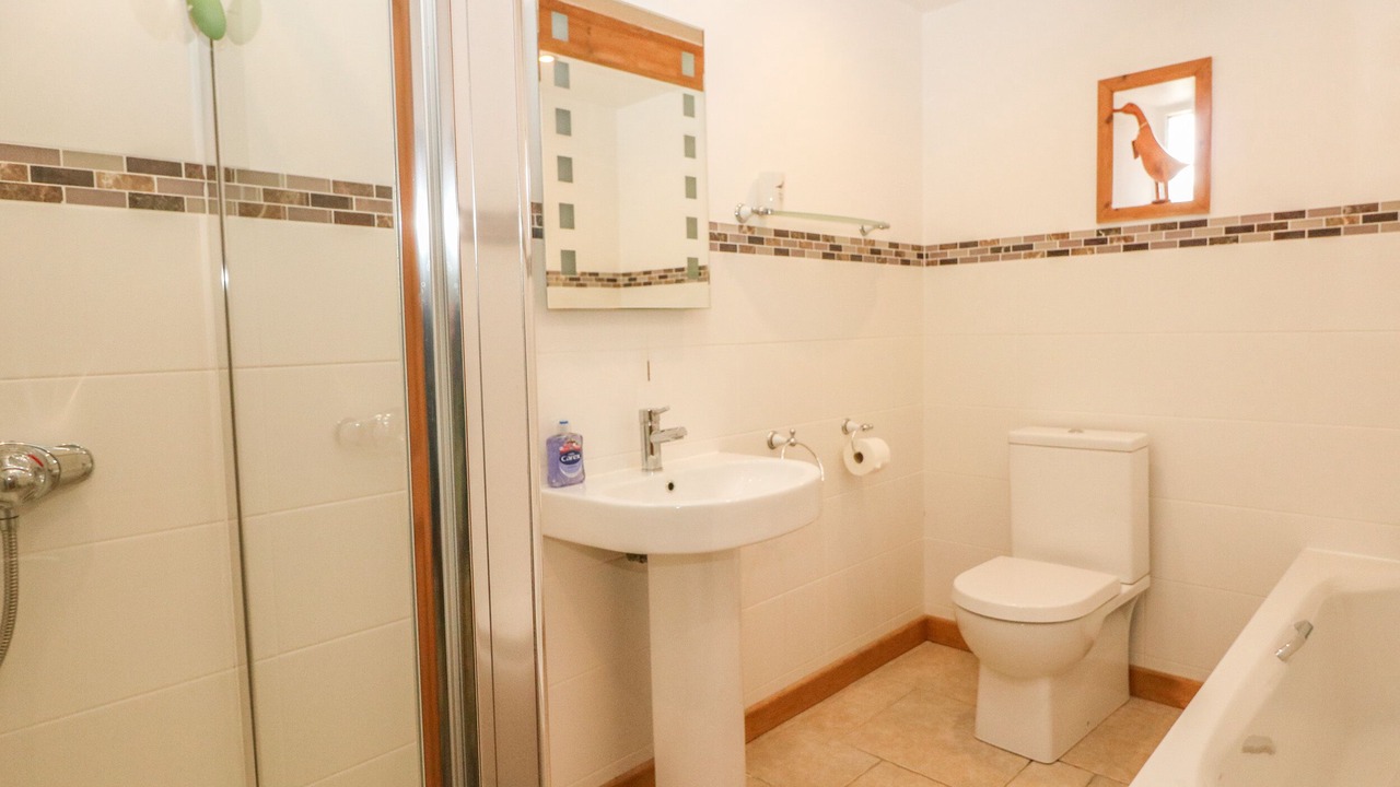 Photo of Bathroom in Chysauster
