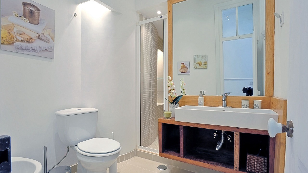 Photo of Bathroom in Alfama