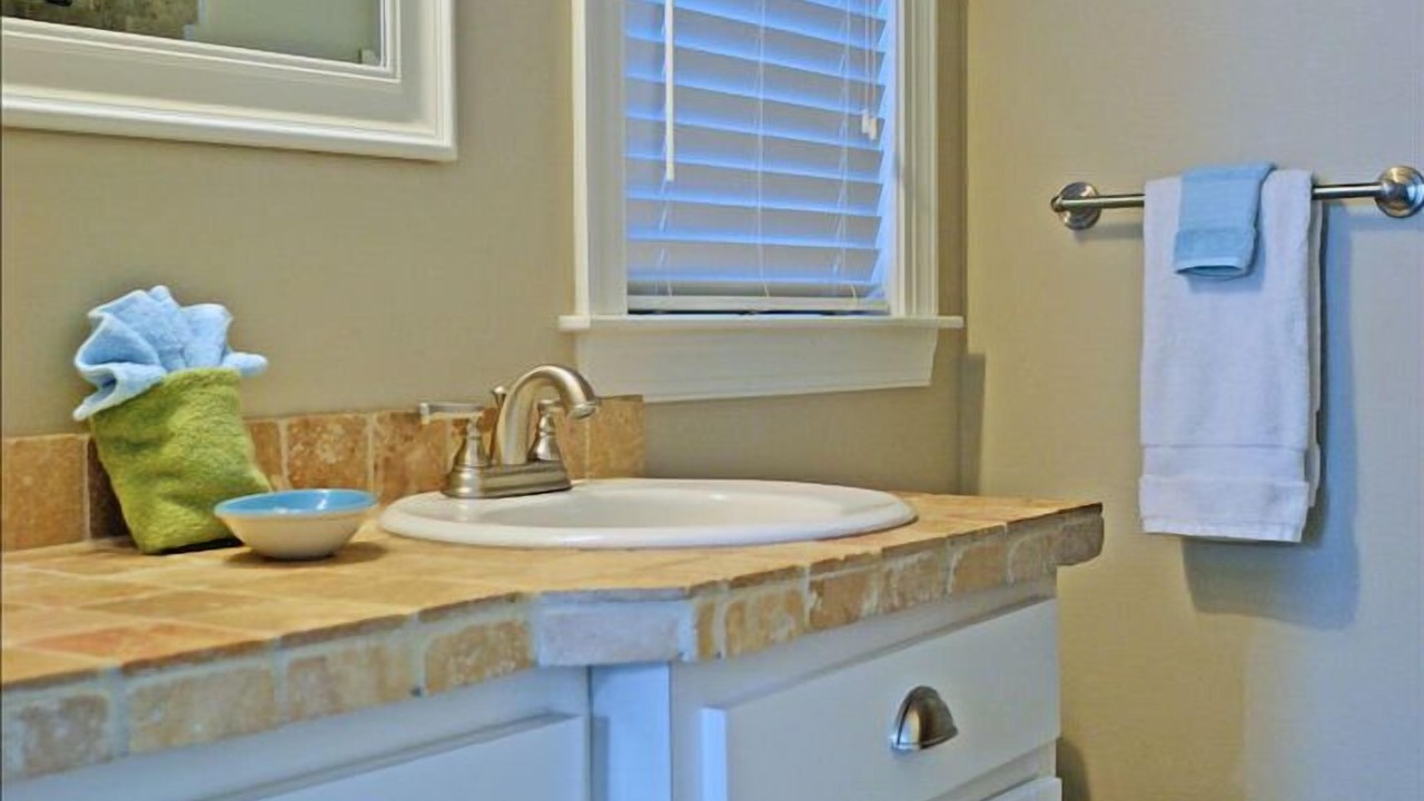 Photo of Bathroom in Gulf Gate Estates