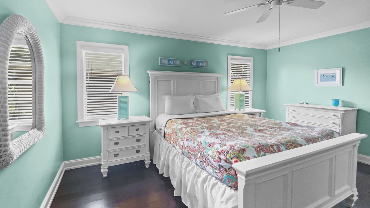 Photo of Bedroom in Gulf Gate Estates