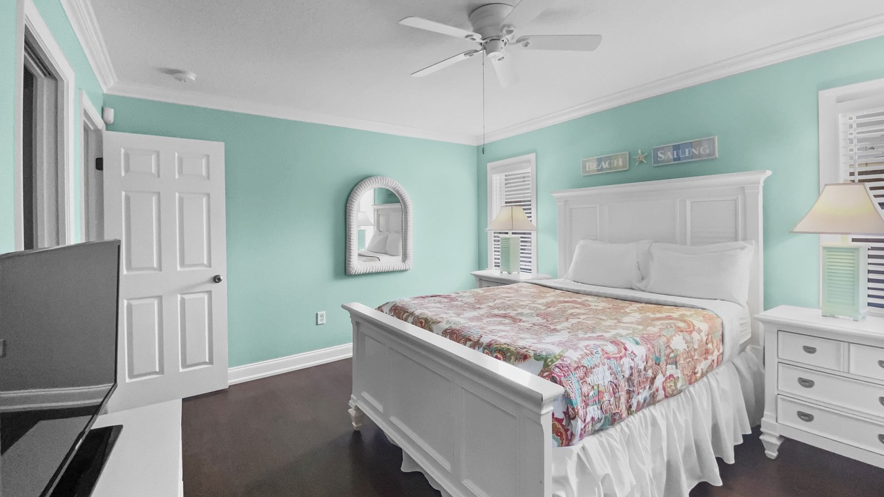 Photo of Bedroom in Gulf Gate Estates