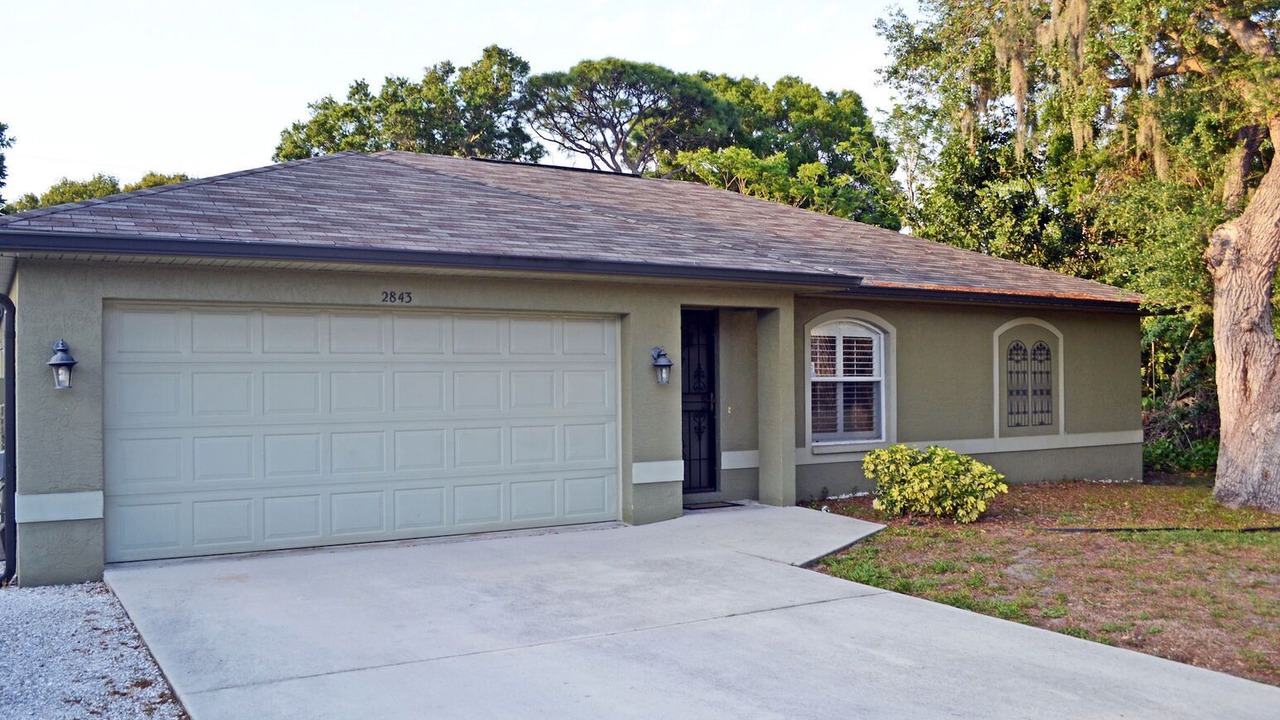 Photo of Outdoor in Gulf Gate Estates