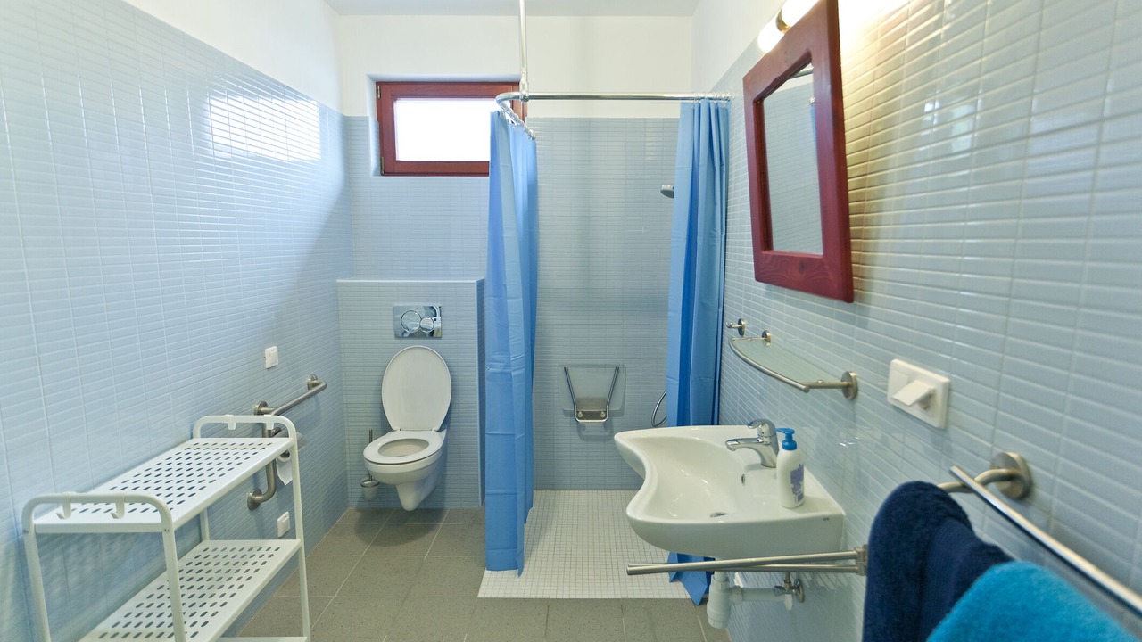 Photo of Bathroom in Irota