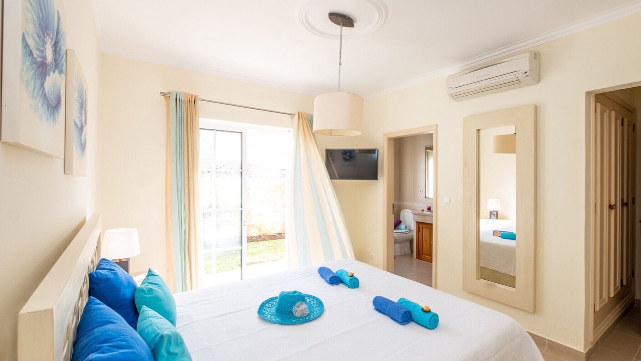 Photo of Bedroom in Almancil