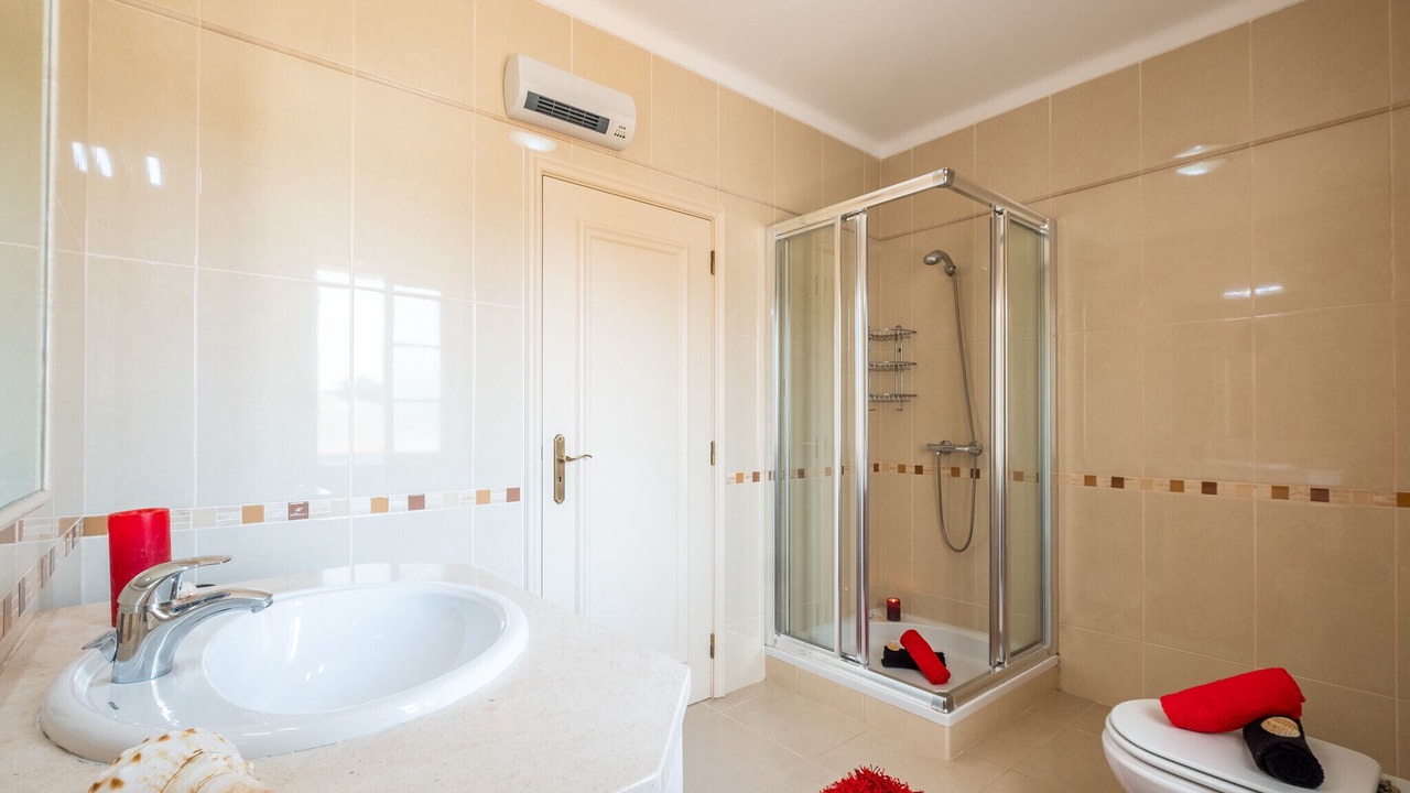 Photo of Bathroom in Almancil
