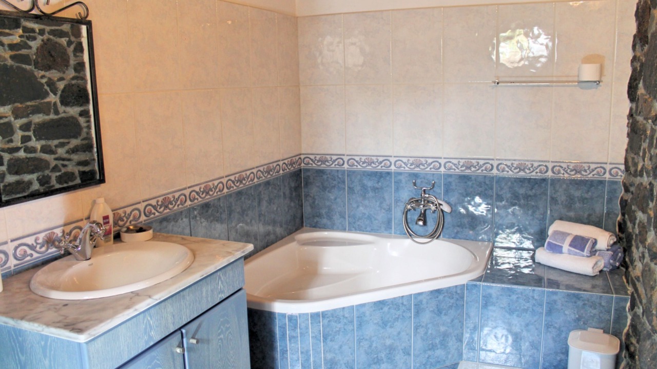 Photo of Bathroom in Arco da Calheta