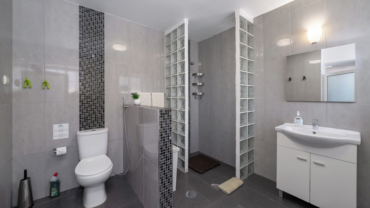 Photo of Bathroom in Arco da Calheta