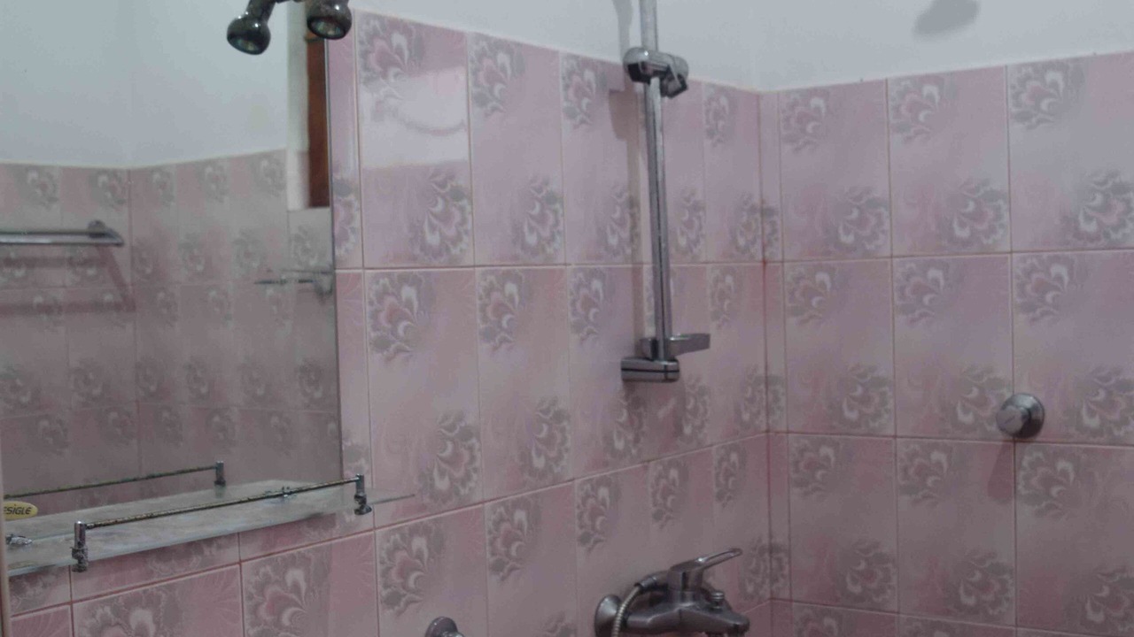 Photo of Bathroom in Hikkaduwa