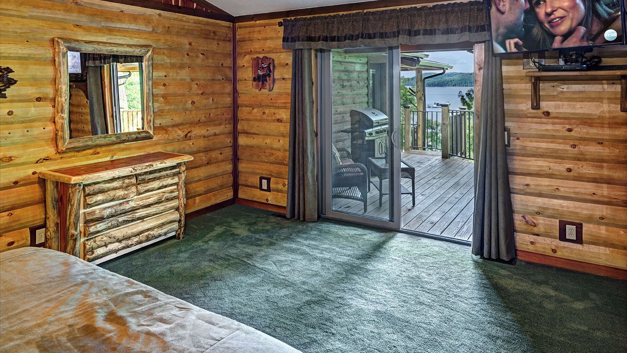 Photo of Bedroom in Sylvan Shores