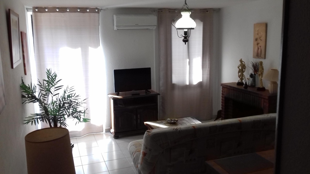 Photo of Livingroom in Monacia-d'Aullene