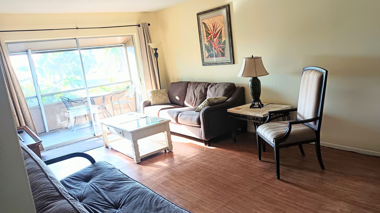 Photo of Livingroom in Gulf Gate Estates